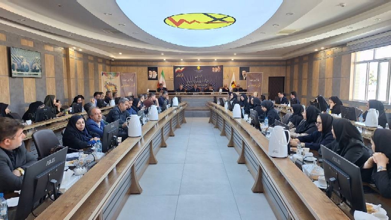 مدیرعامل توزیع برق آذربایجان غربی گفت: شهرستان خوی با تولید ۳۲ مگاوات برق در احداث نیروگاه های برق خورشیدی نسبت به دیگر شهرهای استان هنوز پیشتاز است.